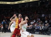 开云体育官网-拜仁慕尼黑客场轻松取胜，领跑积分榜，拜仁慕尼黑数据