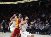 开云体育官网-拜仁慕尼黑客场轻松取胜，领跑积分榜，拜仁慕尼黑数据